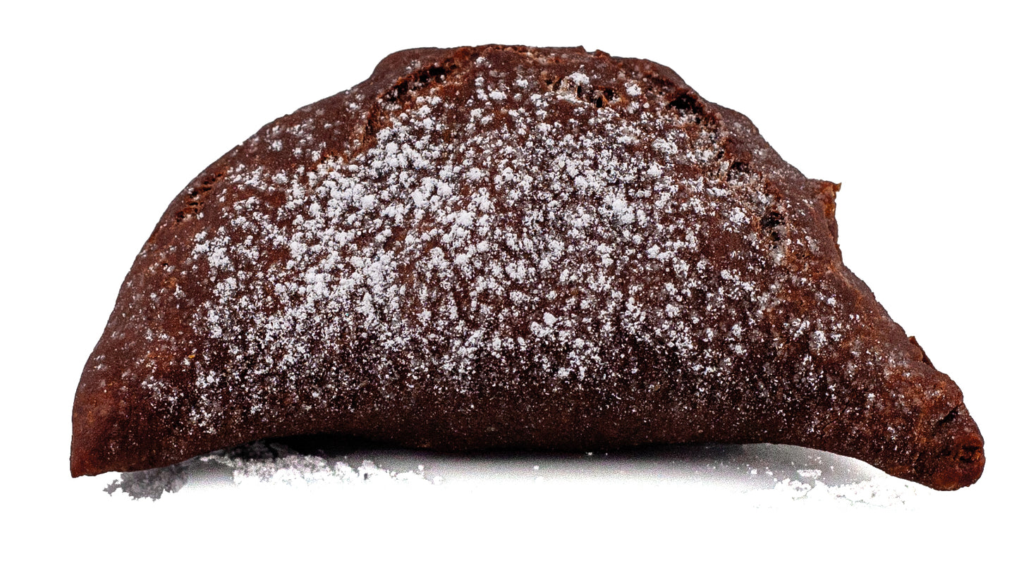 Panzerotto Mela con Impasto al Cacao, Crema Pasticcera, Mele Caramellate e Cannella